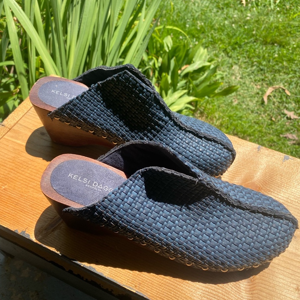 Kelsi Dagger Jhett Leather Clogs Blue sz 7.5